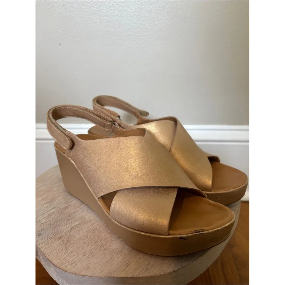 Korks size 8 Wedge Sandals - Metallic Gold Crisscross Slingback